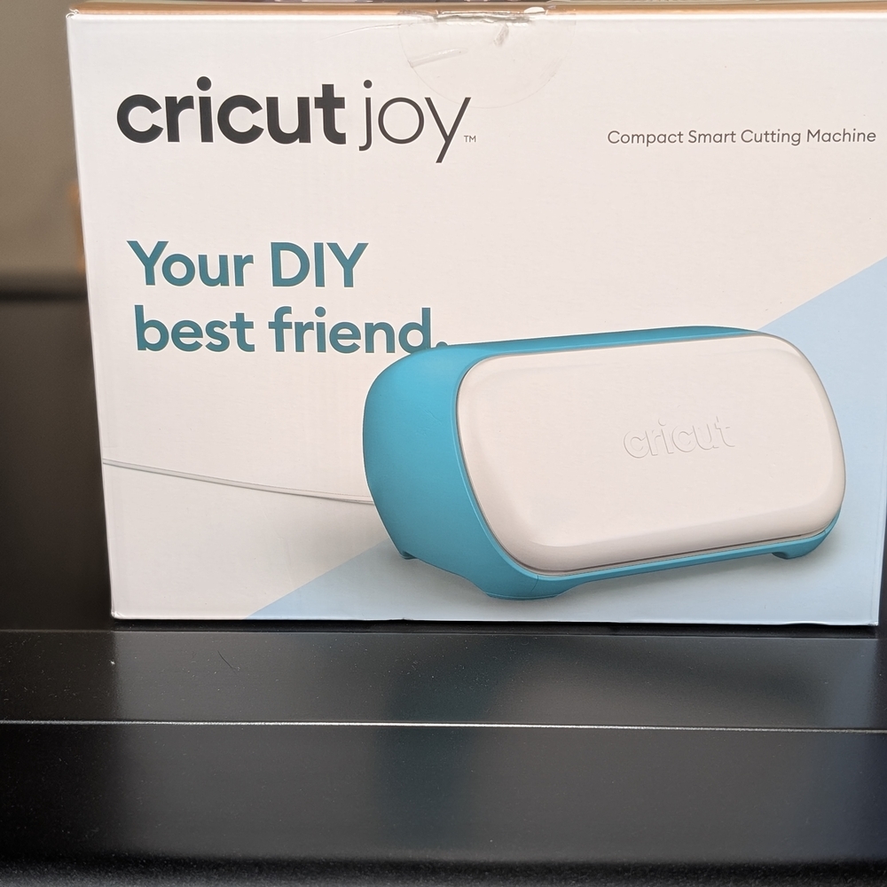 Cricut Joy Smart Cutter in White and Blue